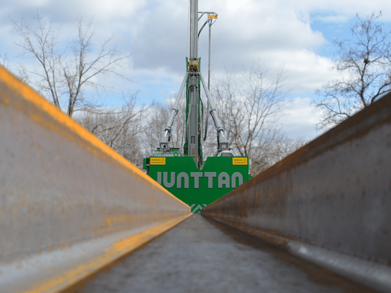 H-Pile and Junttan Pile Hammer
